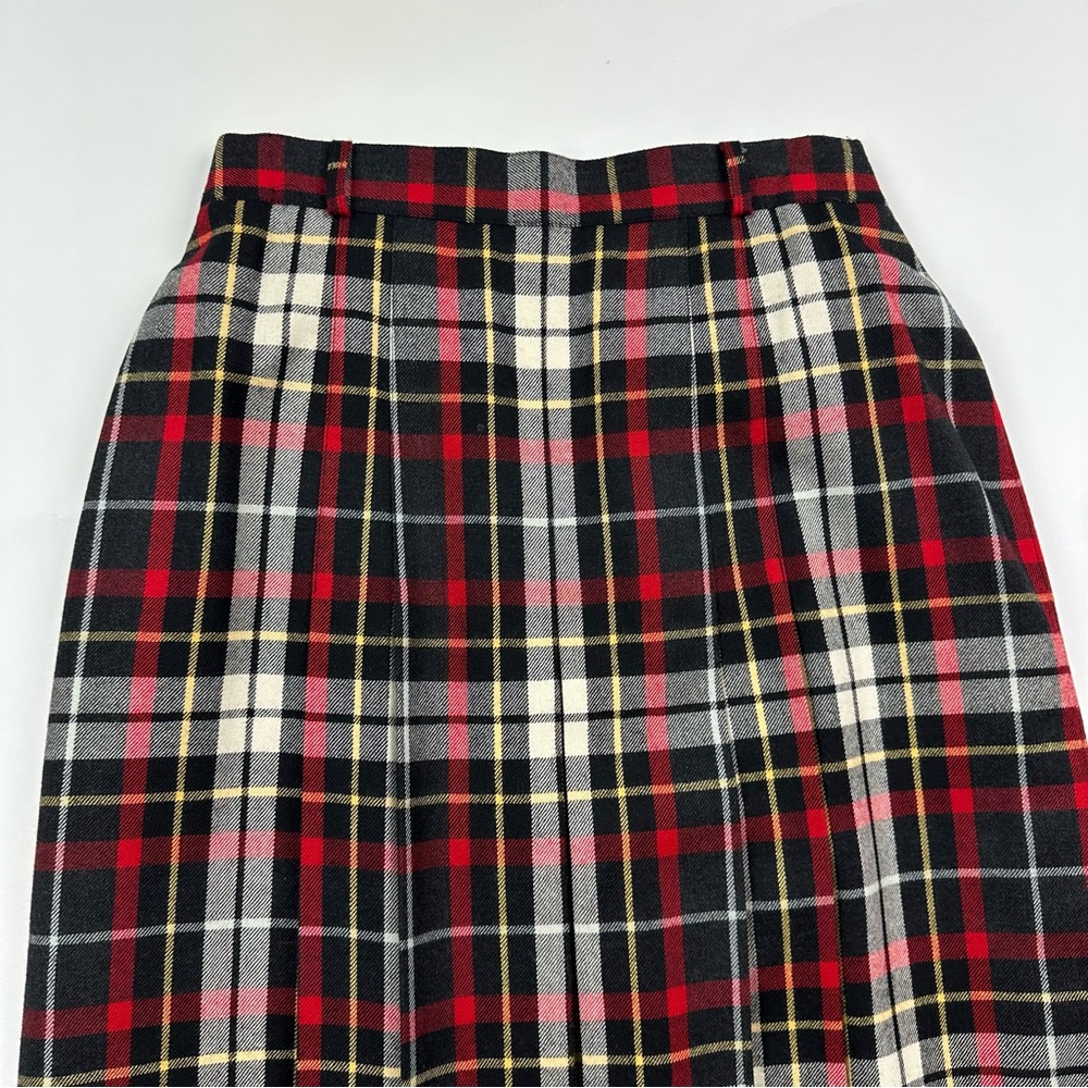 Basler Red Black Plaid Wool Pleated Skirt Side Slits Size 10 - Picture 2 of 13